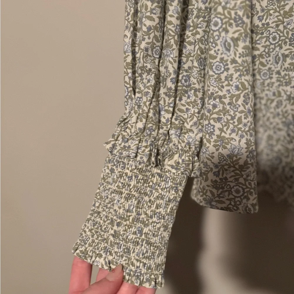 EUC Tuckernuck Hyacinth House Floral Smocked-Neck Long Sleeve Blouse 100% Cotton - Picture 3 of 14